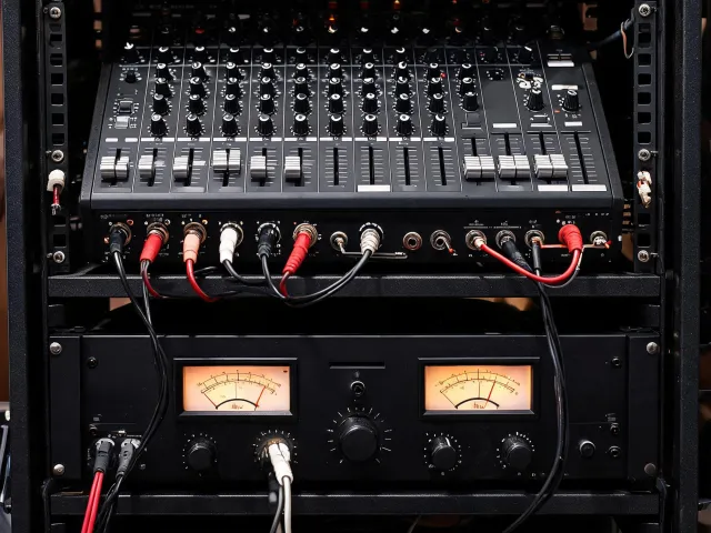 Amplifier and mixer rack